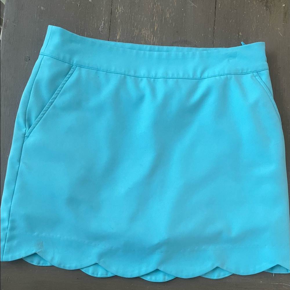 Blue Vineyard Vines skort with pockets size 4